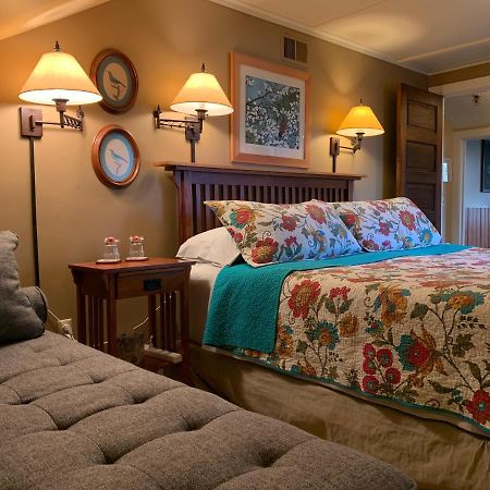 Kangaroo House Bed & Breakfast Eastsound ภายนอก รูปภาพ