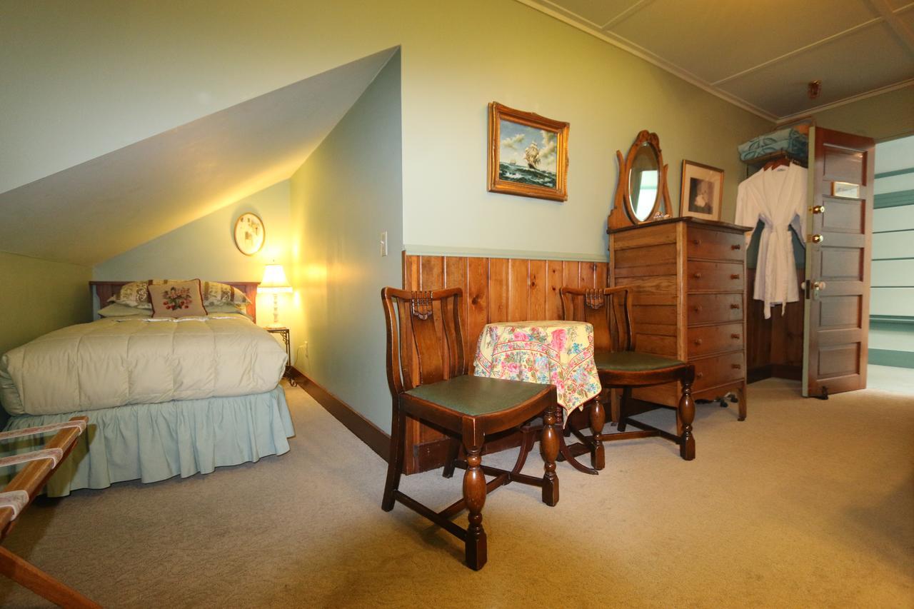 Kangaroo House Bed & Breakfast Eastsound ภายนอก รูปภาพ