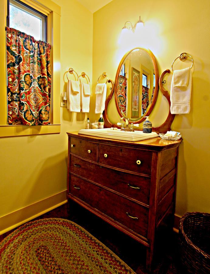 Kangaroo House Bed & Breakfast Eastsound ภายนอก รูปภาพ