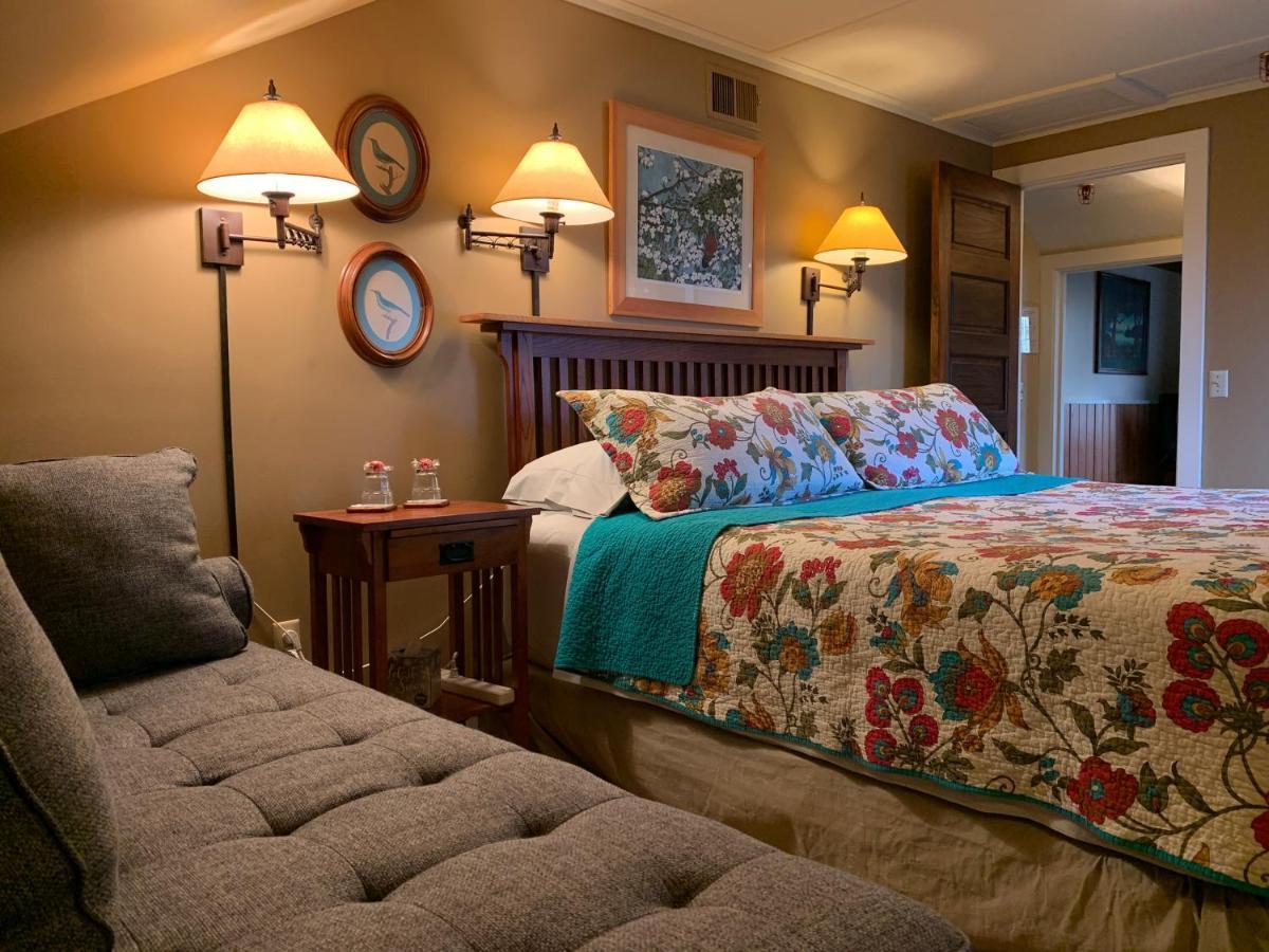 Kangaroo House Bed & Breakfast Eastsound ภายนอก รูปภาพ