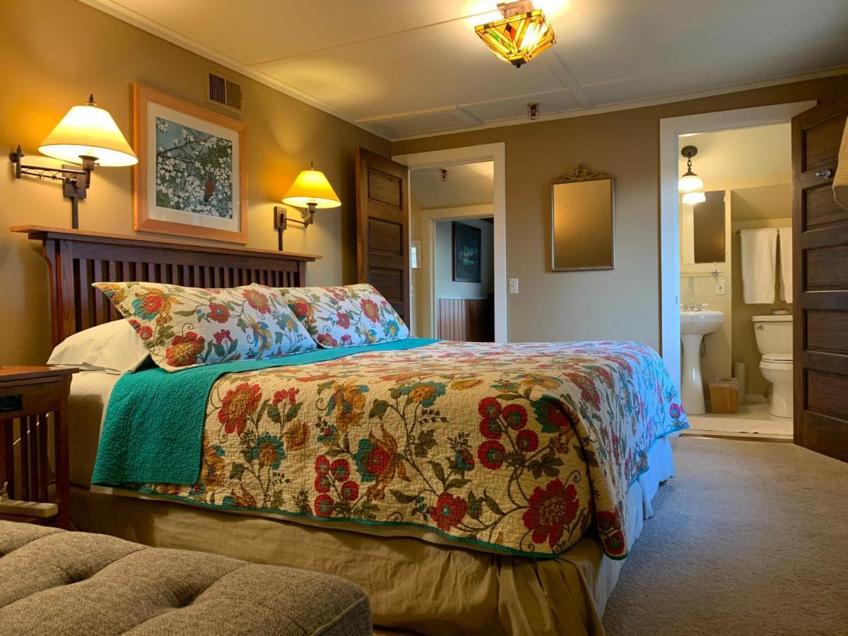 Kangaroo House Bed & Breakfast Eastsound ภายนอก รูปภาพ